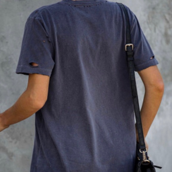 ☺️ Last Leopard Lips Distressed Tee - Picture 3 of 5